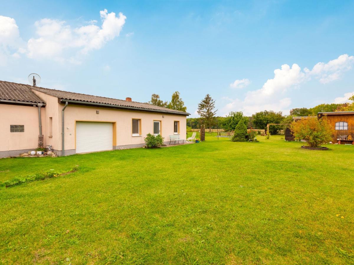 Idyllic Bungalow In Pepelow With Garden 외부 사진