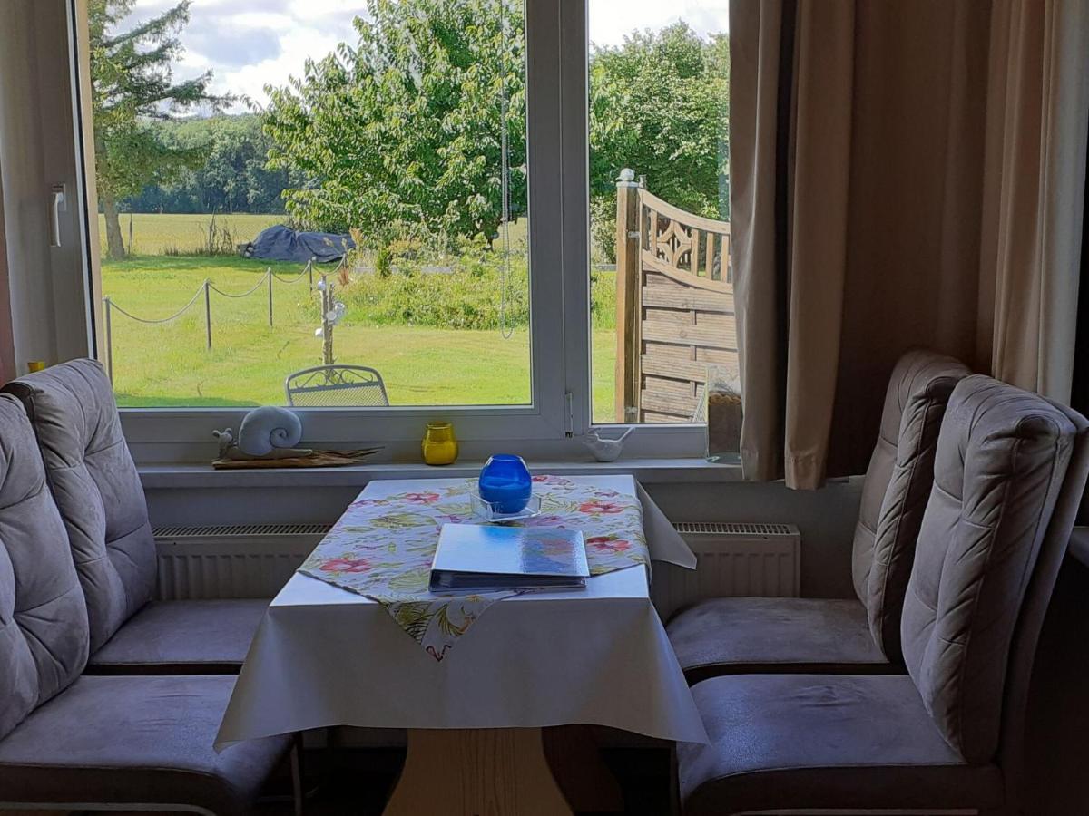 Idyllic Bungalow In Pepelow With Garden 외부 사진